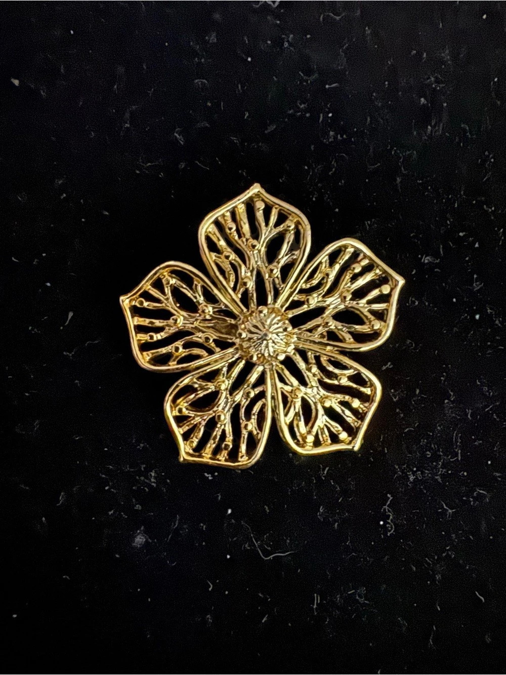 Vintage Gerry’s Gold Flower Brooch Pin Like New